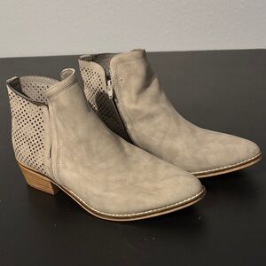 Madden Girl Gray Booties Size 9